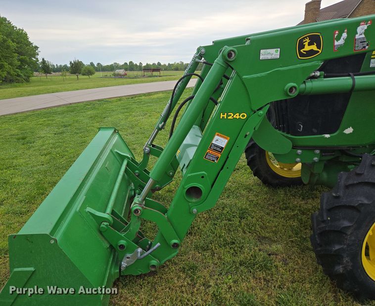 image for item EN3710 2015 John Deere 5075E MFWD tractor