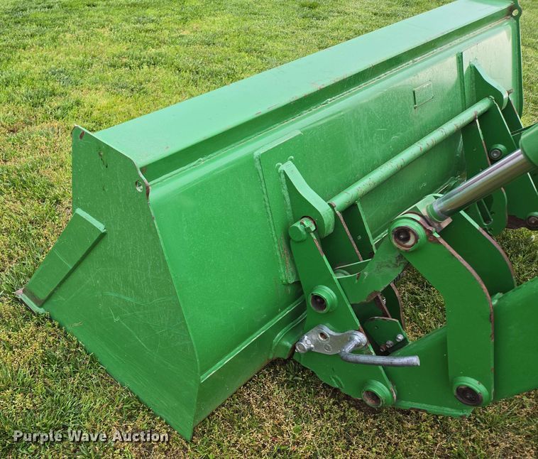 image for item EN3710 2015 John Deere 5075E MFWD tractor
