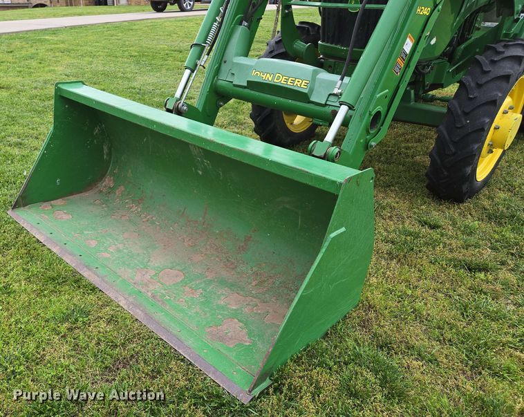 image for item EN3710 2015 John Deere 5075E MFWD tractor