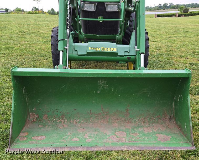 image for item EN3710 2015 John Deere 5075E MFWD tractor