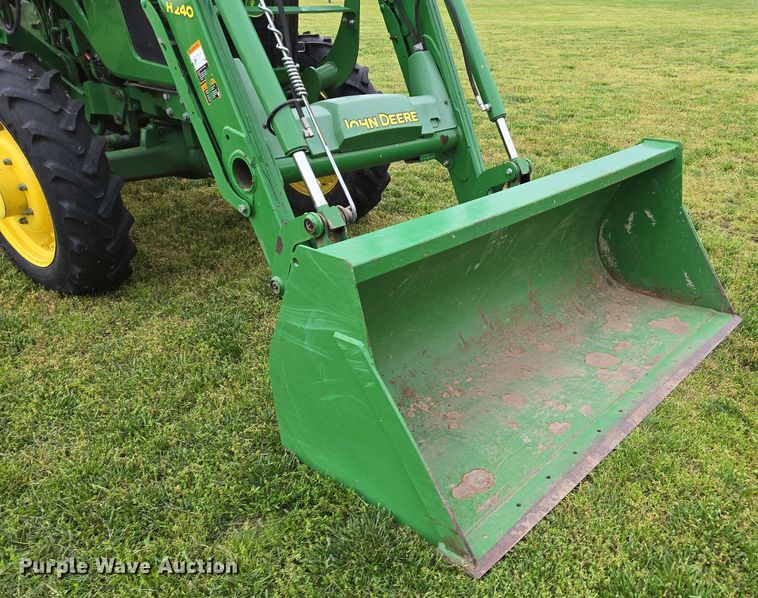 image for item EN3710 2015 John Deere 5075E MFWD tractor