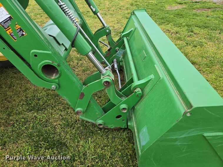 image for item EN3710 2015 John Deere 5075E MFWD tractor