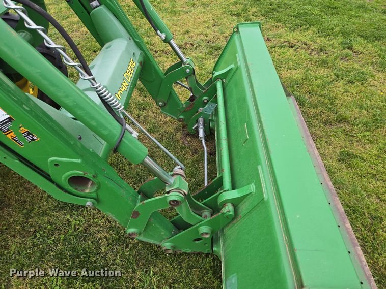 image for item EN3710 2015 John Deere 5075E MFWD tractor