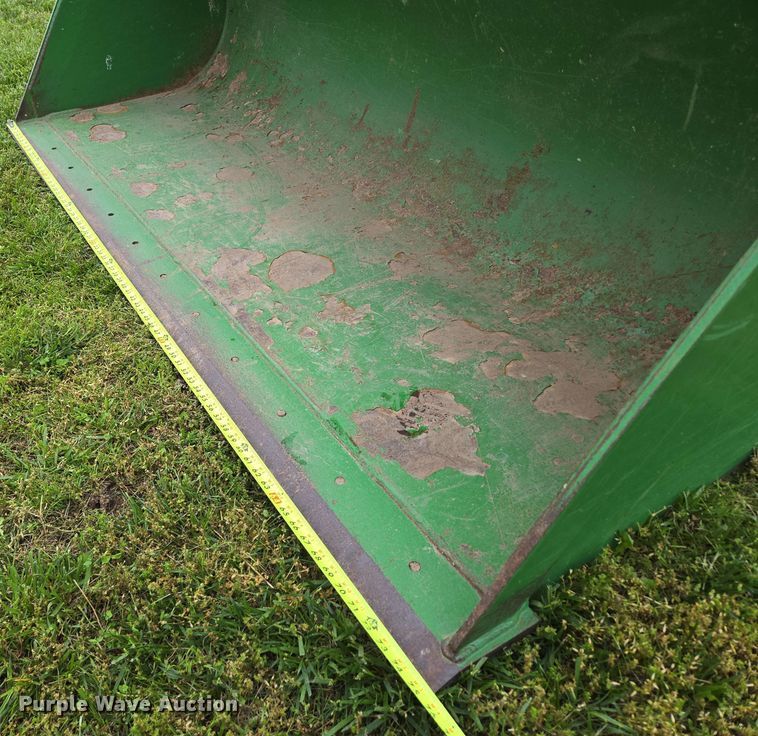 image for item EN3710 2015 John Deere 5075E MFWD tractor