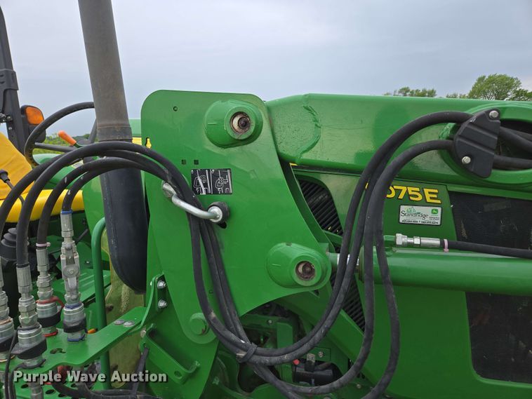 image for item EN3710 2015 John Deere 5075E MFWD tractor