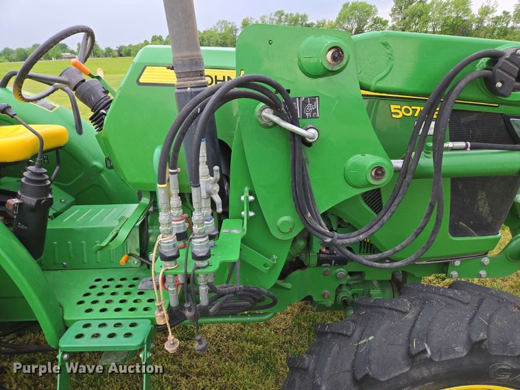 image for item EN3710 2015 John Deere 5075E MFWD tractor