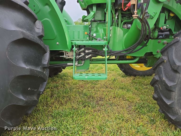 image for item EN3710 2015 John Deere 5075E MFWD tractor