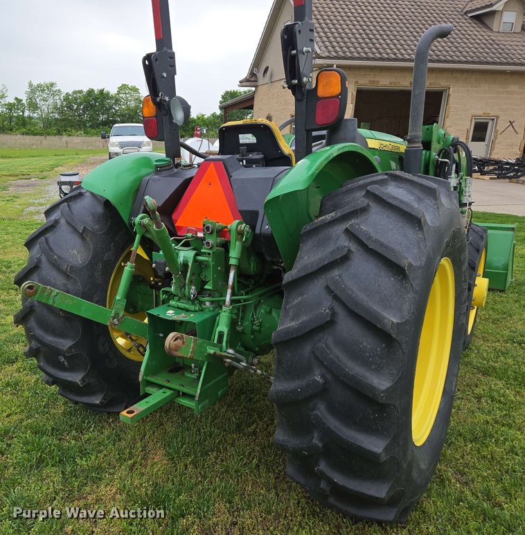 image for item EN3710 2015 John Deere 5075E MFWD tractor