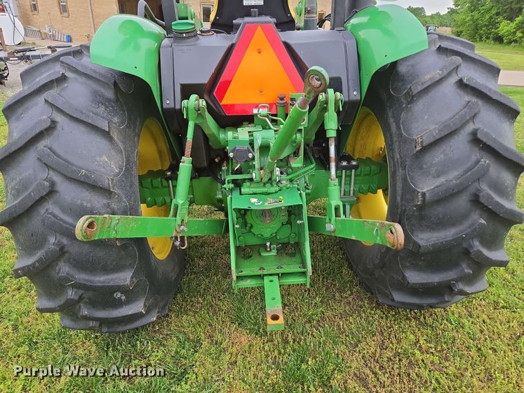 image for item EN3710 2015 John Deere 5075E MFWD tractor