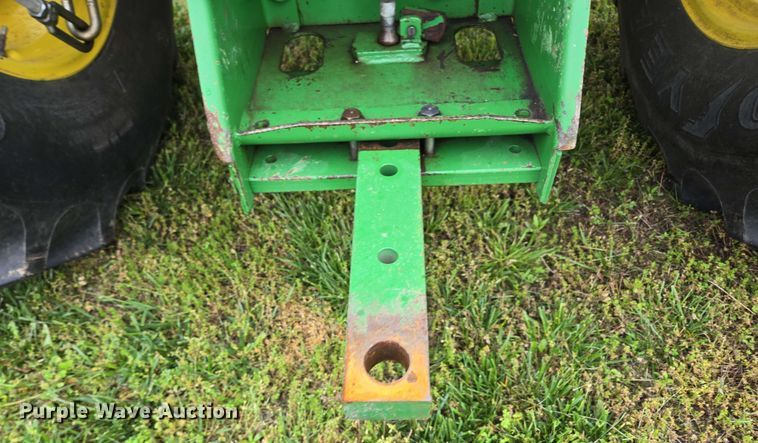 image for item EN3710 2015 John Deere 5075E MFWD tractor