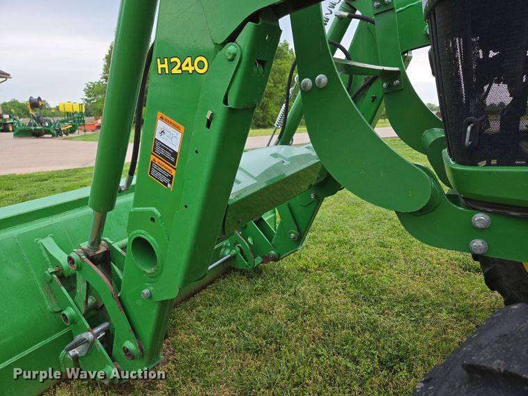 image for item EN3710 2015 John Deere 5075E MFWD tractor