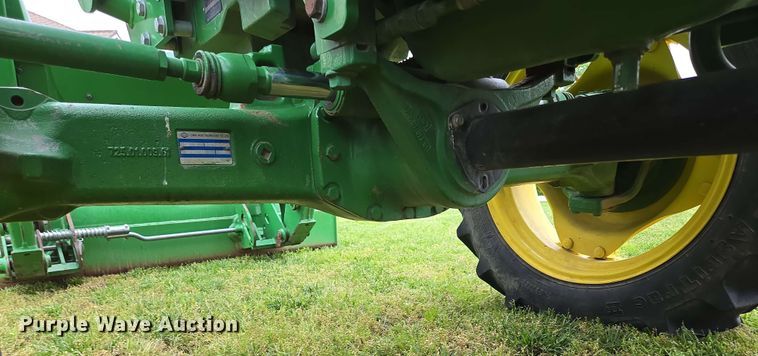 image for item EN3710 2015 John Deere 5075E MFWD tractor