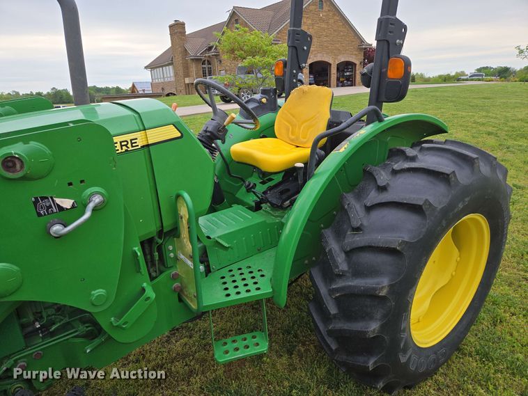 image for item EN3710 2015 John Deere 5075E MFWD tractor