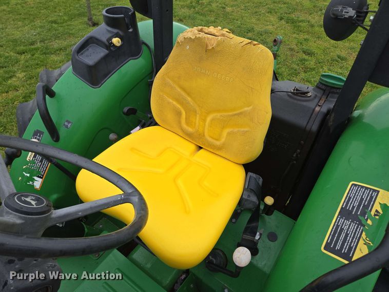 image for item EN3710 2015 John Deere 5075E MFWD tractor