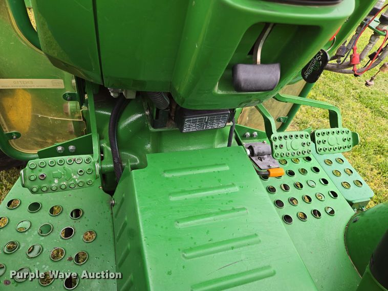 image for item EN3710 2015 John Deere 5075E MFWD tractor