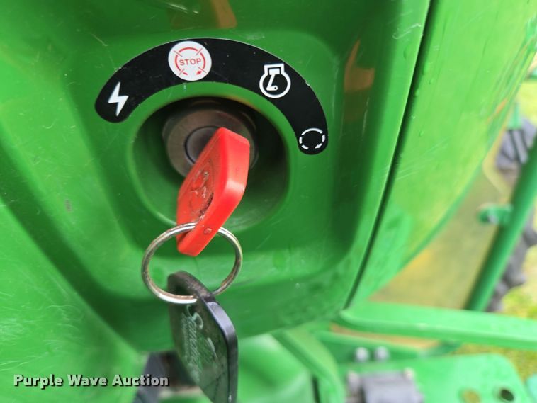 image for item EN3710 2015 John Deere 5075E MFWD tractor