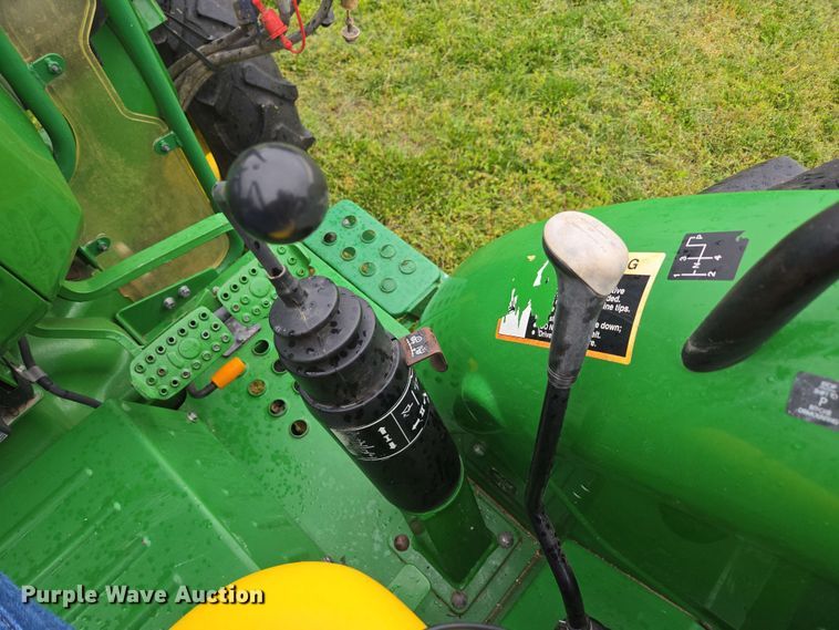 image for item EN3710 2015 John Deere 5075E MFWD tractor