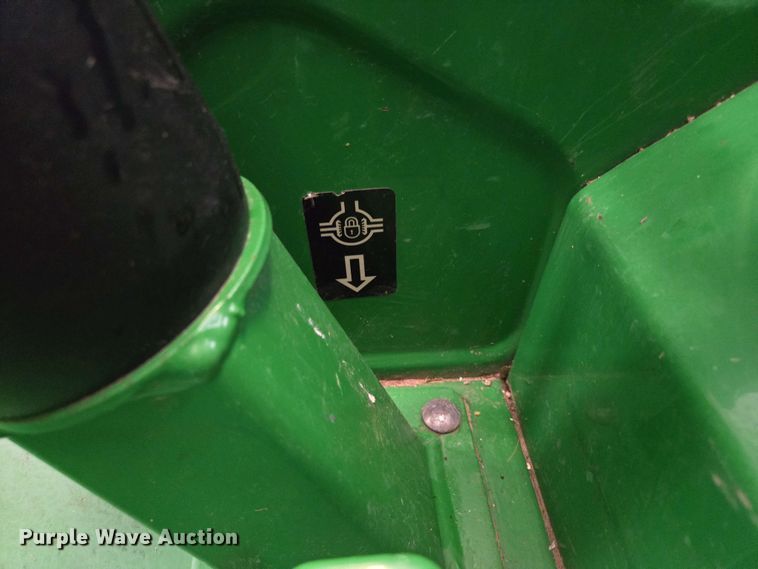 image for item EN3710 2015 John Deere 5075E MFWD tractor