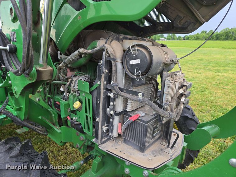 image for item EN3710 2015 John Deere 5075E MFWD tractor