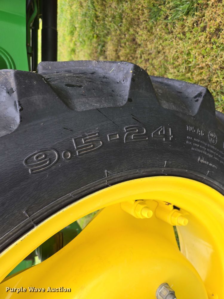 image for item EN3710 2015 John Deere 5075E MFWD tractor