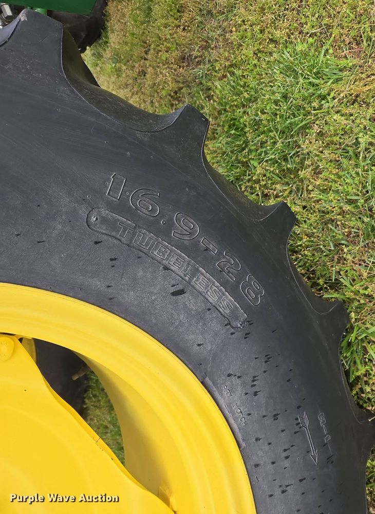 image for item EN3710 2015 John Deere 5075E MFWD tractor