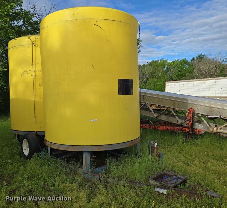 image for item EN8983 Nurse tank trailer