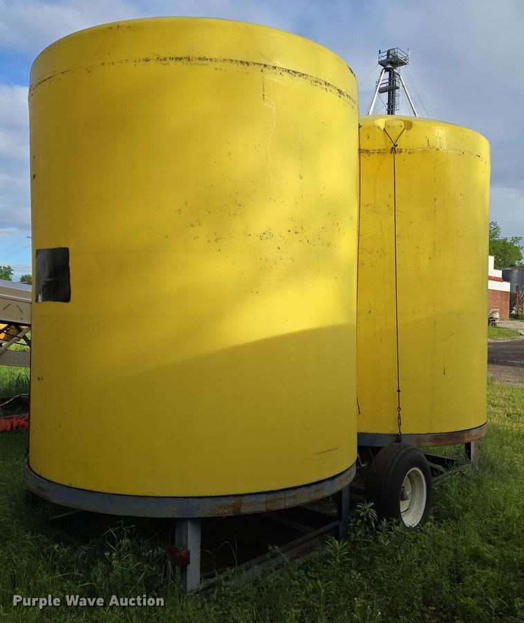 image for item EN8983 Nurse tank trailer