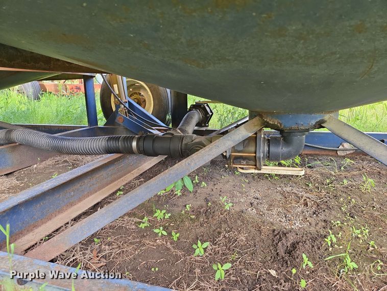 image for item EN8983 Nurse tank trailer