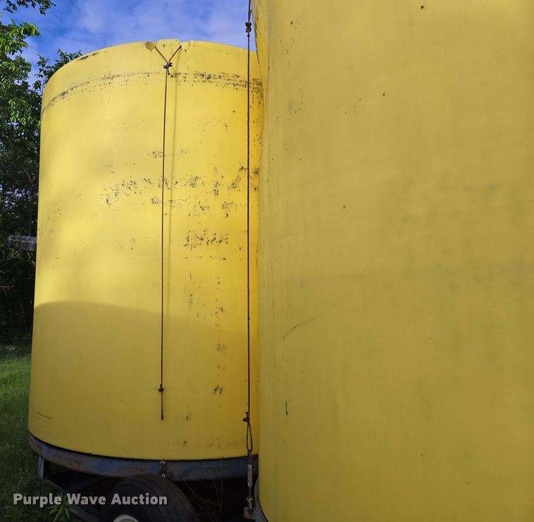 image for item EN8983 Nurse tank trailer