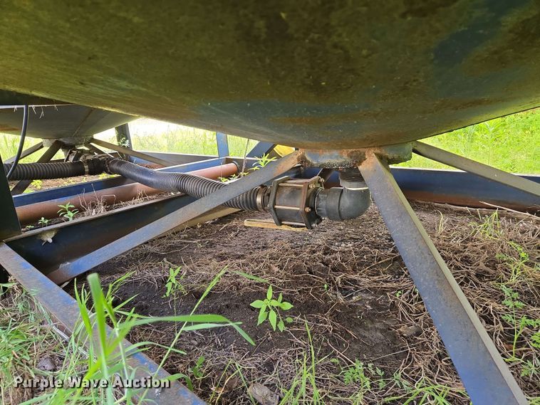 image for item EN8983 Nurse tank trailer