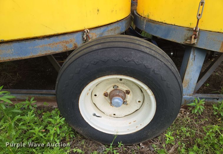 image for item EN8983 Nurse tank trailer