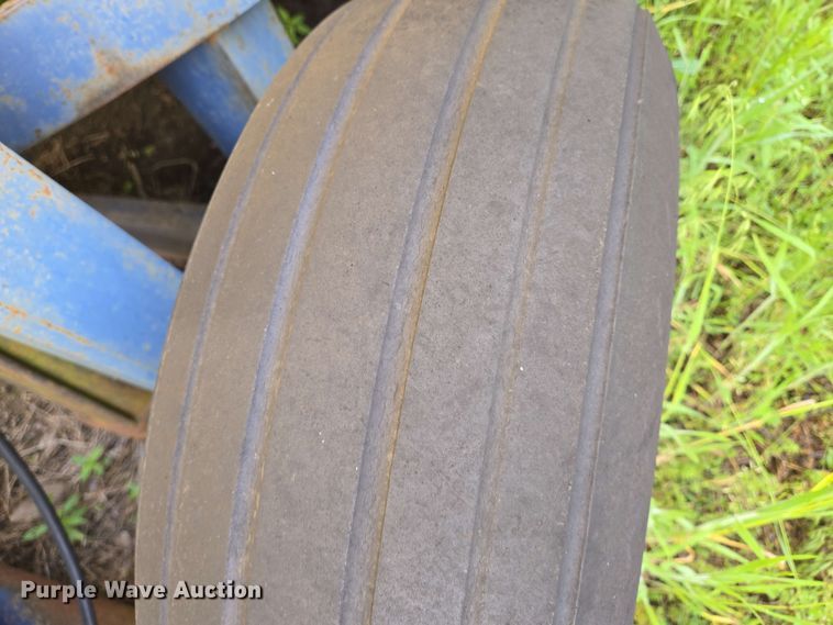 image for item EN8983 Nurse tank trailer