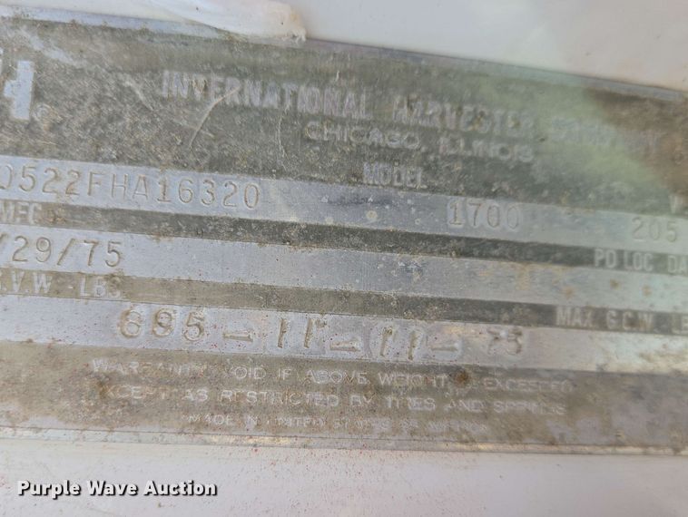 image for item EN8986 1976 International Loadstar 1700 grain truck