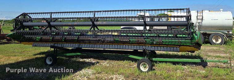 image for item EN8989 1995 John Deere 925 flex head