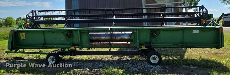 image for item EN8989 1995 John Deere 925 flex head