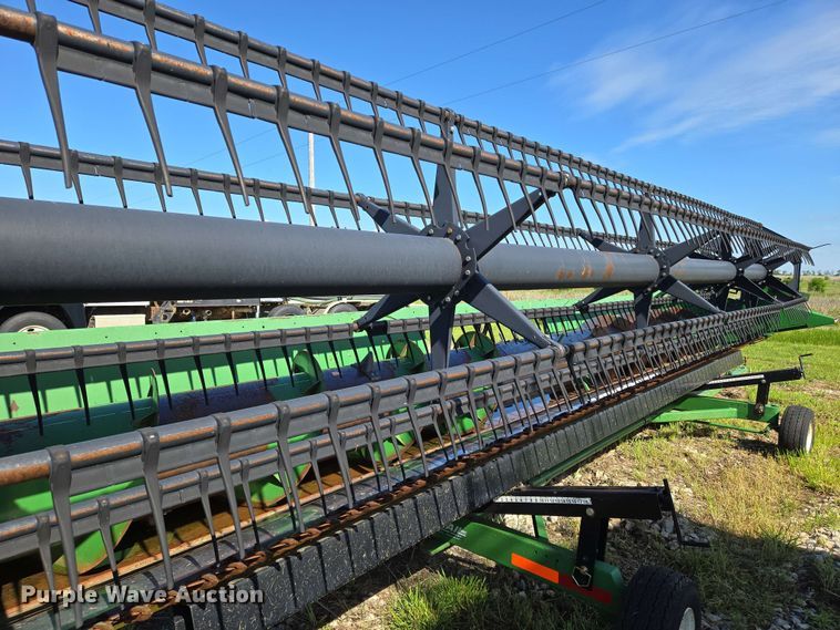 image for item EN8989 1995 John Deere 925 flex head