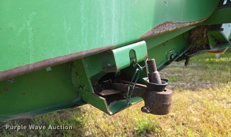 image for item EN8989 1995 John Deere 925 flex head