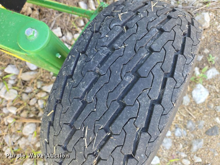 image for item EN8989 1995 John Deere 925 flex head