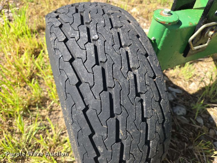 image for item EN8989 1995 John Deere 925 flex head