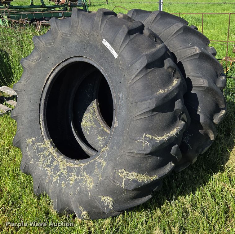 image for item EN8992 (2) Firestone 18.4-26 tires