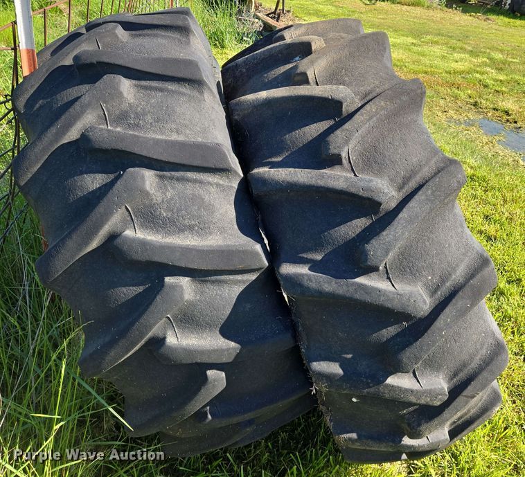 image for item EN8992 (2) Firestone 18.4-26 tires