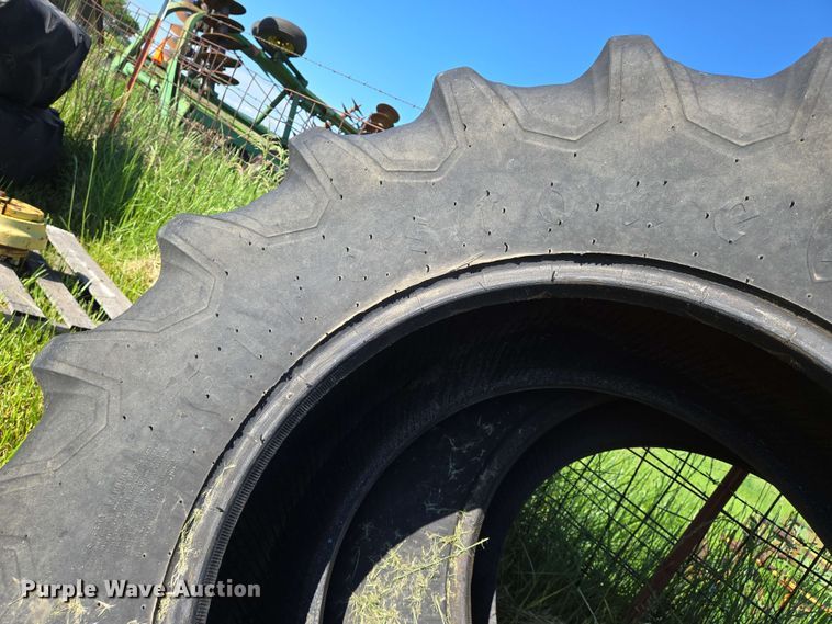 image for item EN8992 (2) Firestone 18.4-26 tires