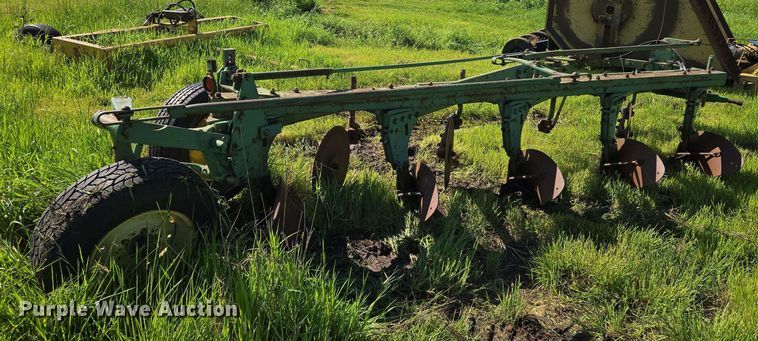 image for item EN8996 John Deere five bottom plow