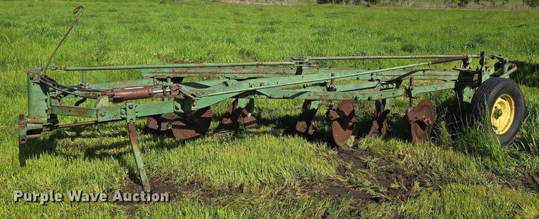 image for item EN8996 John Deere five bottom plow