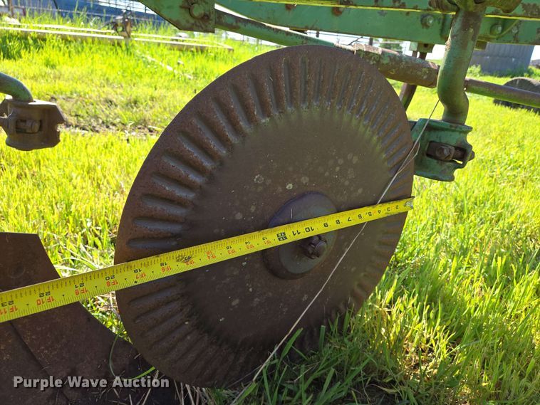 image for item EN8996 John Deere five bottom plow