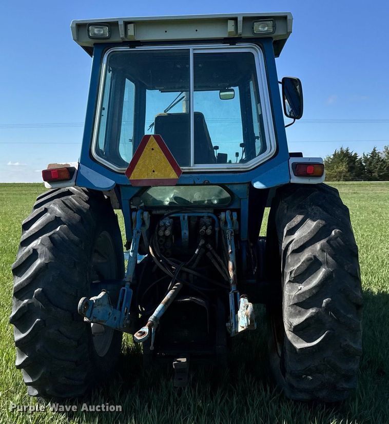 image for item EQ1430 1988 Ford TW-15 tractor