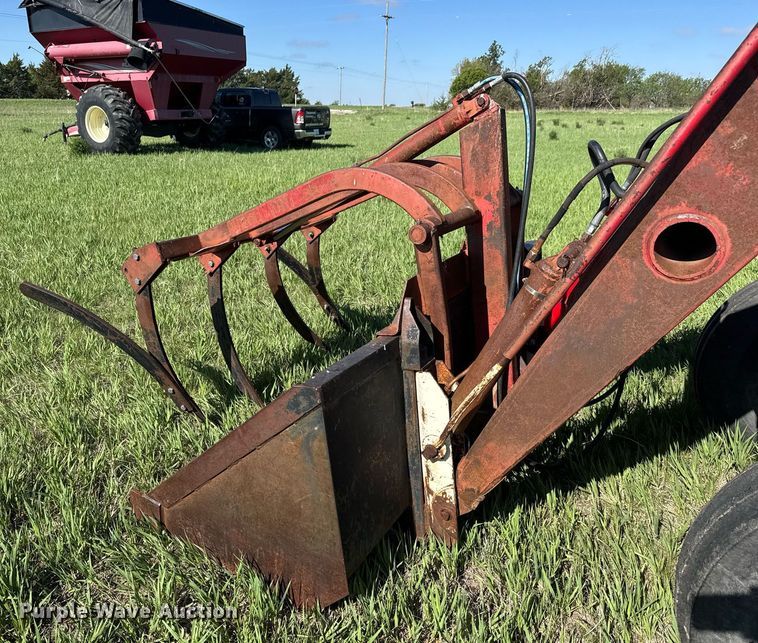 image for item EQ1430 1988 Ford TW-15 tractor