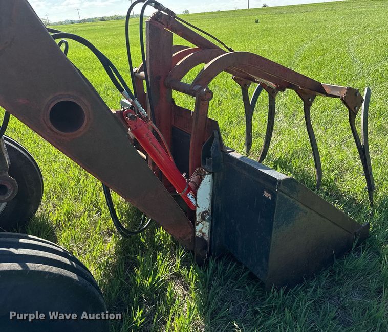 image for item EQ1430 1988 Ford TW-15 tractor