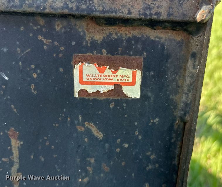 image for item EQ1430 1988 Ford TW-15 tractor