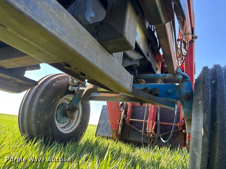 image for item EQ1430 1988 Ford TW-15 tractor